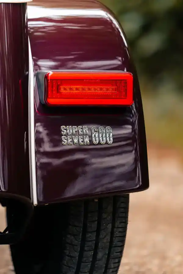 super seven 600 Exterior